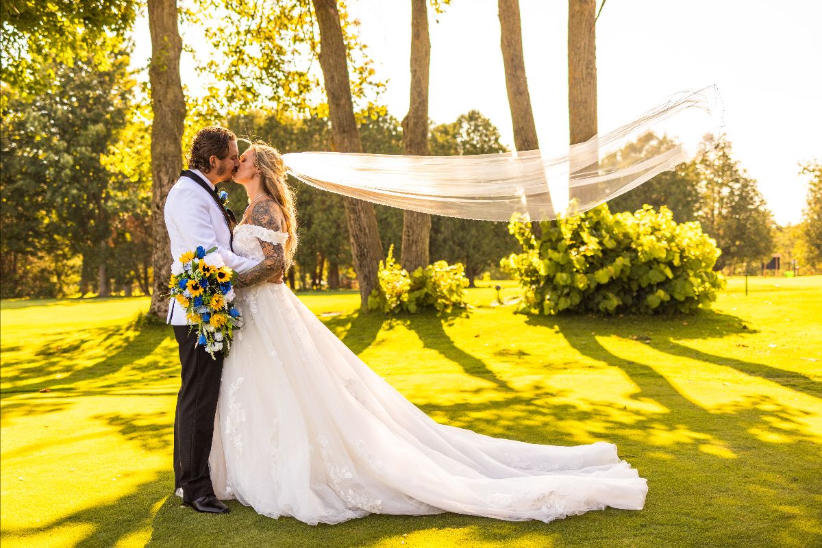 mailchi.mp/royalashburngo… A lot definitely goes into choosing the most perfect wedding venue! Wouldn't it be awesome if your venue could mirror all the great things about you and your partner? 💕  📸 Credit: Lisa Hughes Photography #weddings #weddingvenue #wedding #weddingday