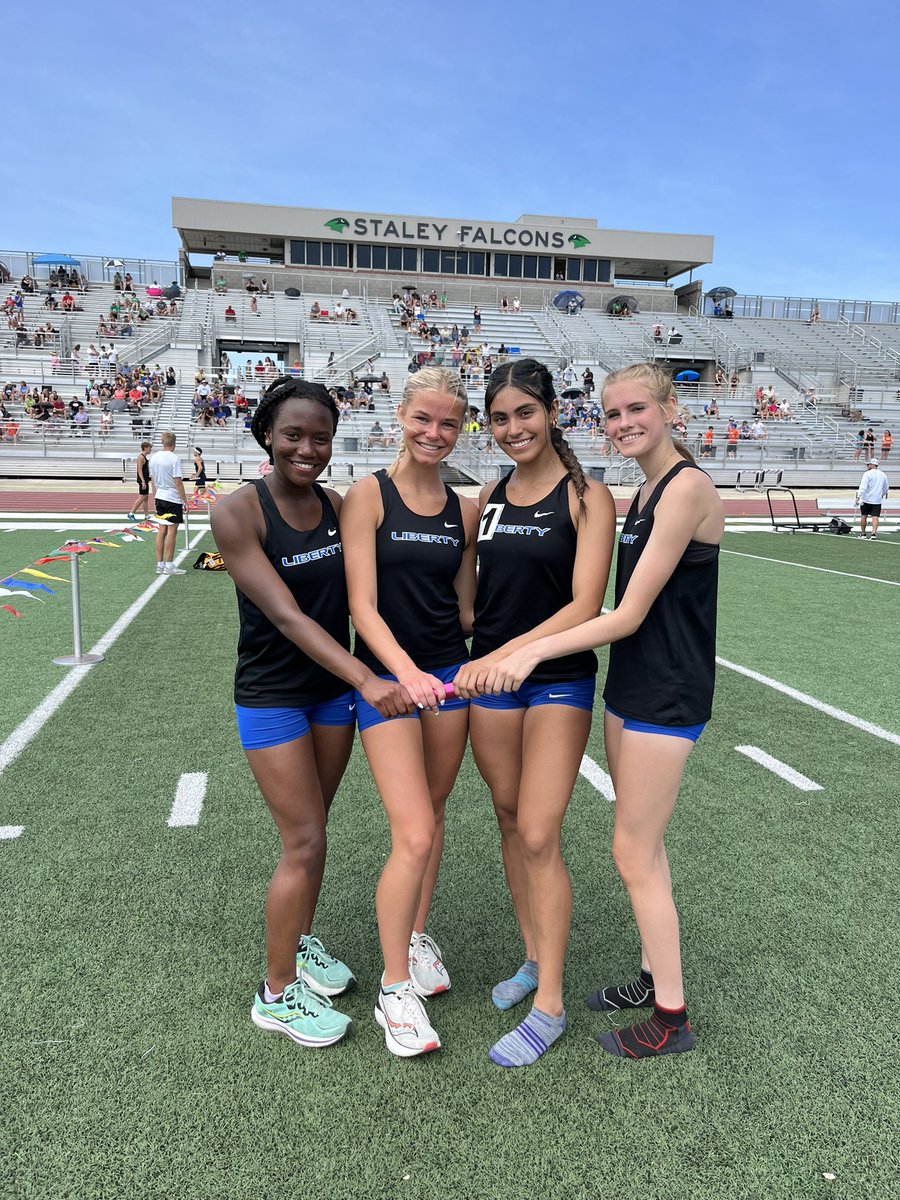 Lady Jays 4x800 is SECTIONALS BOUND!!