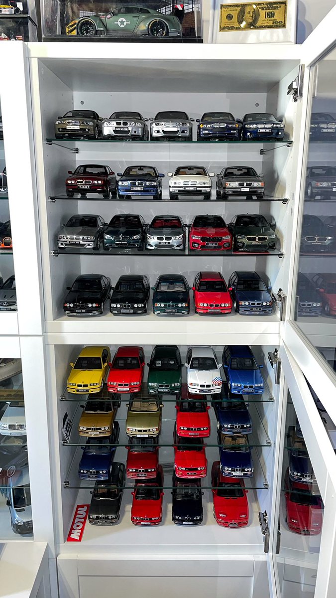ac_collection1's tweet photo. Random picture with my 1:18 BMW collection ๐
#bmw #otto #kyosho #utmodels #gtspirit #solido #norev #modelcargroup #118scale #accollection https://t.co/q31BACwXbI