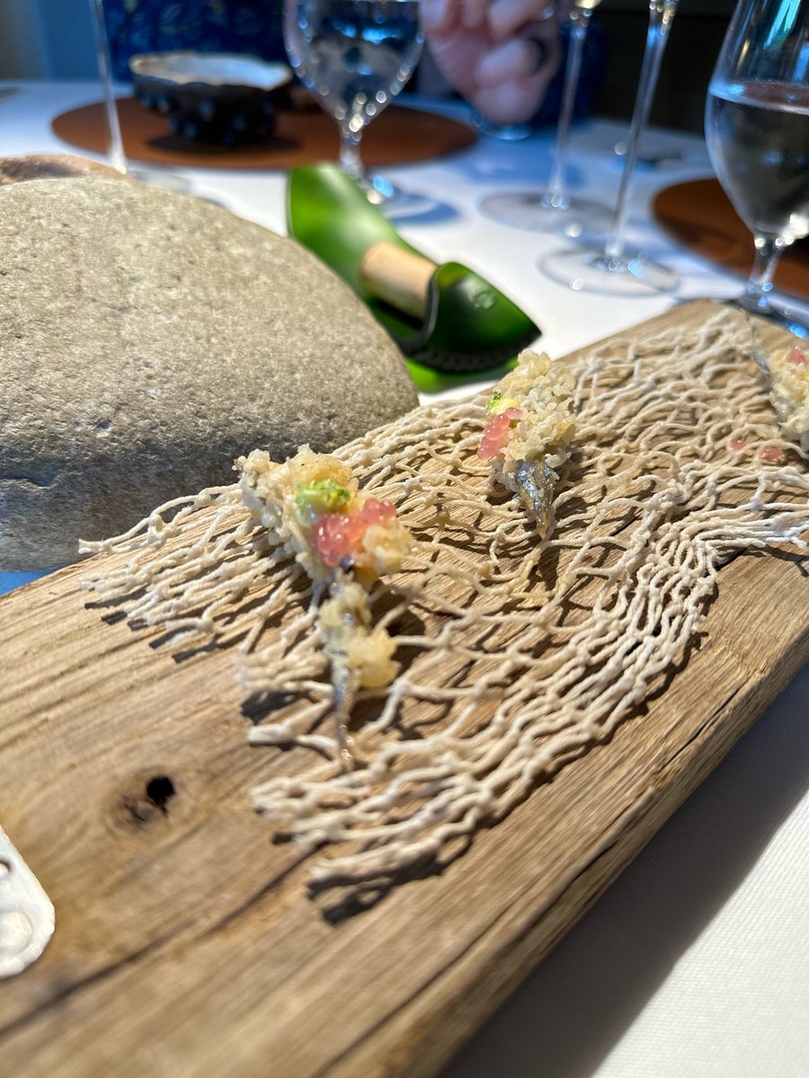 I'm at El Celler de <a href="/CanRocaCeller/">El Celler de Can Roca</a> in Girona swarmapp.com/c/0hGf6gYlvRY