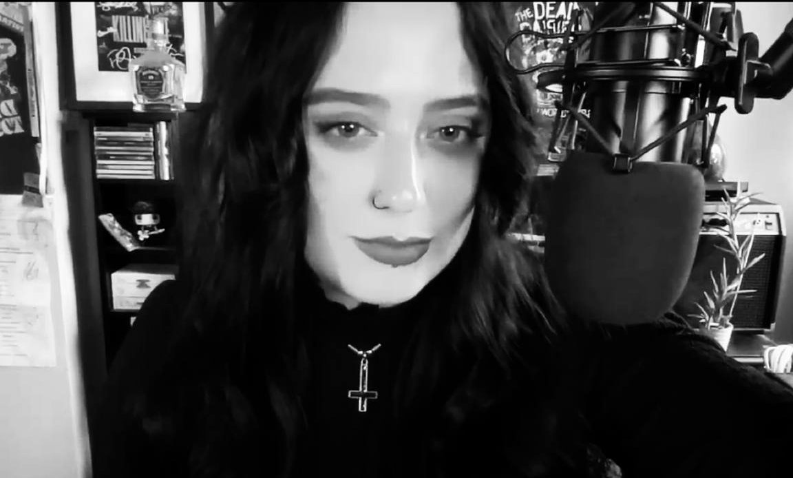alexaliciamedia's tweet photo. TONIGHT!! Come hang, come mosh &amp; come listen to ALL of the unmissable NEW tunes that I have in store for you this eve! 

Feat✨15✨ace new #rock drops &amp; an #interview with tonight’s special guest @deafhavana 🖤

10pm BST on @TotalRockOnline xoxo

🔗 https://t.co/PrVh4p0eUX https://t.co/QptWVITVbW