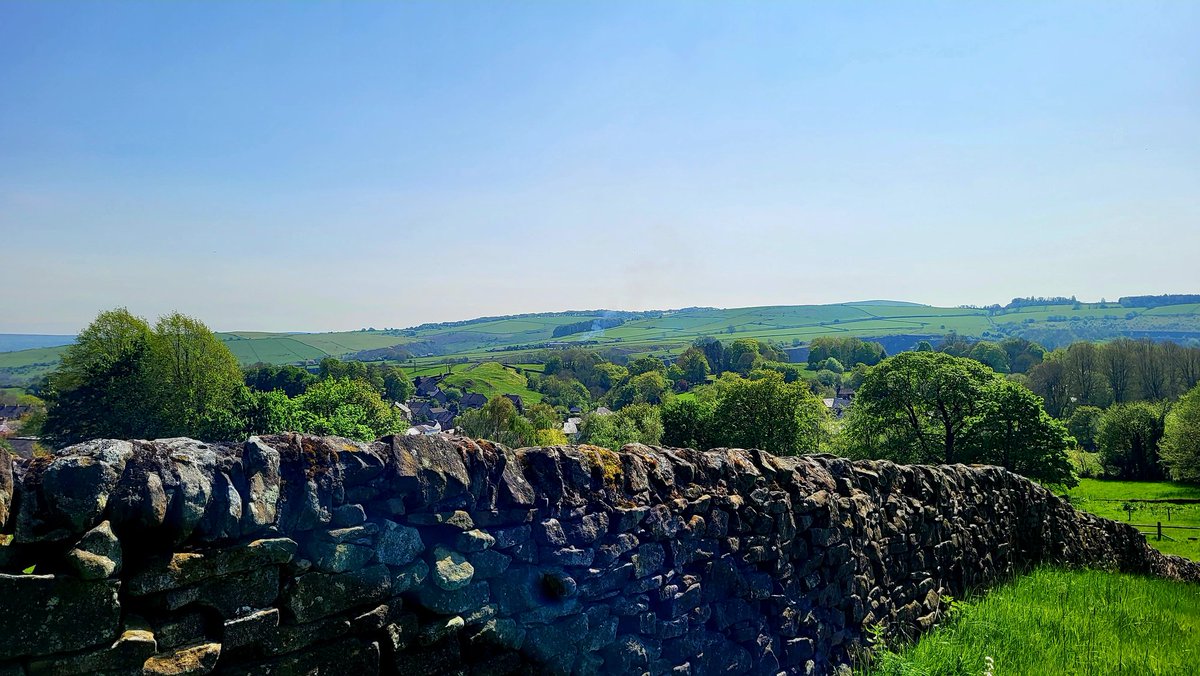 SarahBeddow1's tweet photo. Fantastic sunny trip out to enjoy the delights of Eyam @adebeddow https://t.co/peIQC2zopB