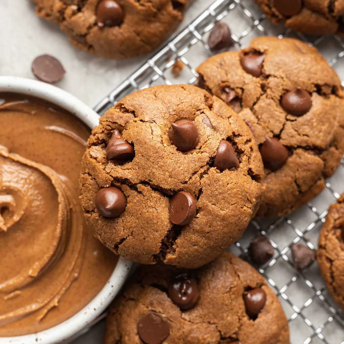 livewellbake's tweet photo. These simple almond butter cookies are made with just six basic ingredients. Add your favorite mix-ins like chocolate chips, chopped nuts, dried fruit, or M&amp;M’s! #almondbutter #flourless #almondbuttercookies #cookies #flourlessbaking https://t.co/lbFtczEfaS https://t.co/4rJgOihvo2