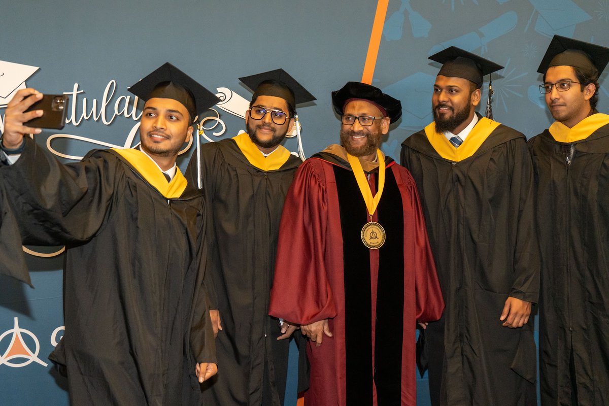 Governors_State's tweet photo. May your cap fly as high as your dreams ๐โจ. Congratulations class of 2023 Jaguars! #GovStateGrad #JaguarsGraduate https://t.co/THoinnTGQM