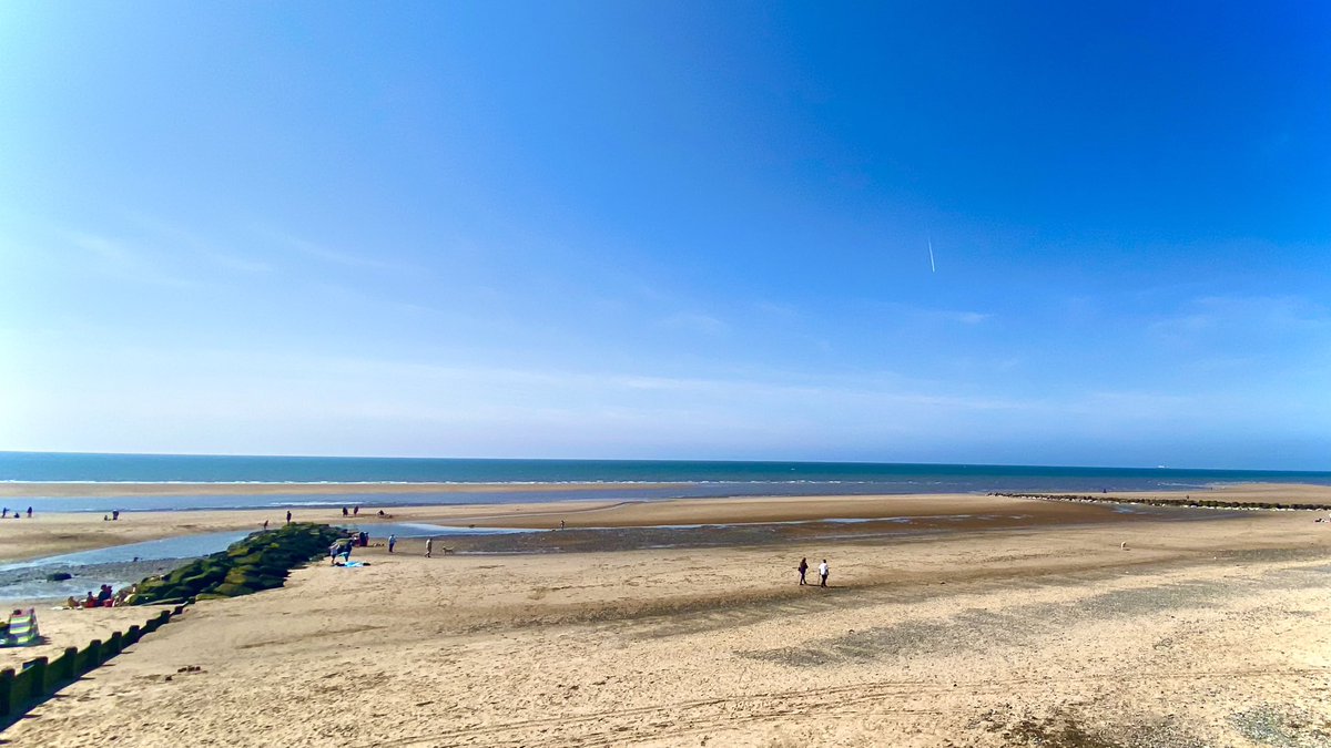 John_Eccles's tweet image. What a great day we have had here in Fleetwood. Sea, sun and surrounded by our family. What’s not to enjoy! #weekendbreak #NorthWest