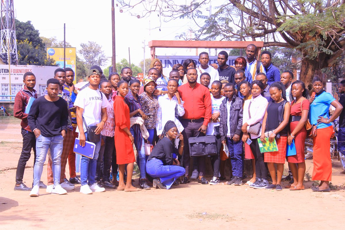 OfficielVankab's tweet photo. Fin de cours de Comptabilité Générale à l'Université libre de Kolwezi, ULIKO en sigle. Félicitations à tous mes étudiants pour l’assiduité. Vamoos https://t.co/t0WoZjffmJ