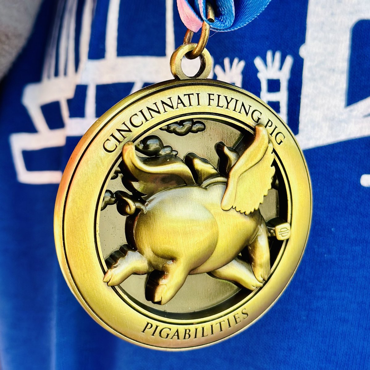 CinciColVisions's tweet photo. @RunFlyingPig 🙌🏃‍♀️💙🐷 https://t.co/CHHpjjv3M0