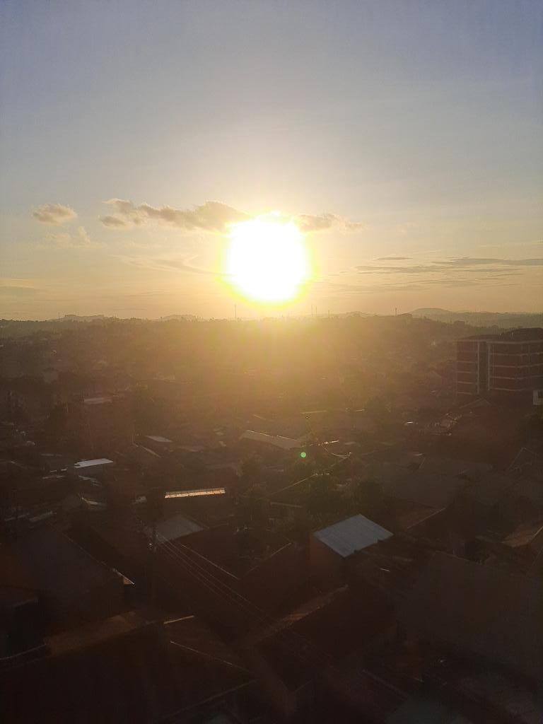 Babagyeivan's tweet image. Nature is painting for us, day after day, pictures of infinite beauty if only we have the eyes to see them. the sunset wipes away crankiness, restore a sense of peace, and remind me that I am only a small part of a much bigger picture. 
#sunset #SunsetLovers : Flama Hostel View