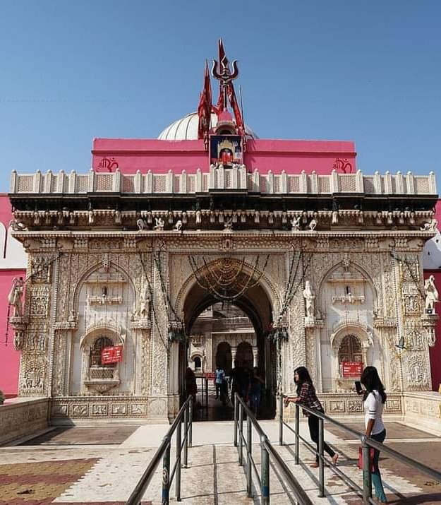 संकट हरणी जय माँ करणी 🙏🚩
करणी माताजी मंदिर (देशनोक - बीकानेर)