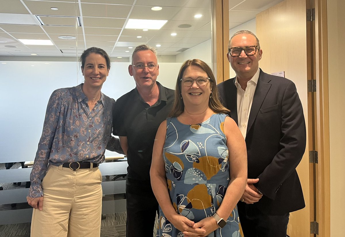 Great to be speaking at the Ontario Medical Association @OntariosDoctors weekend retreat with Dr Jane Philpott @janephilpott former federal Minister of Health, and President of the Treasury Board, in Canada. The course is run by @UofT, designed to make OMA medics better leaders.