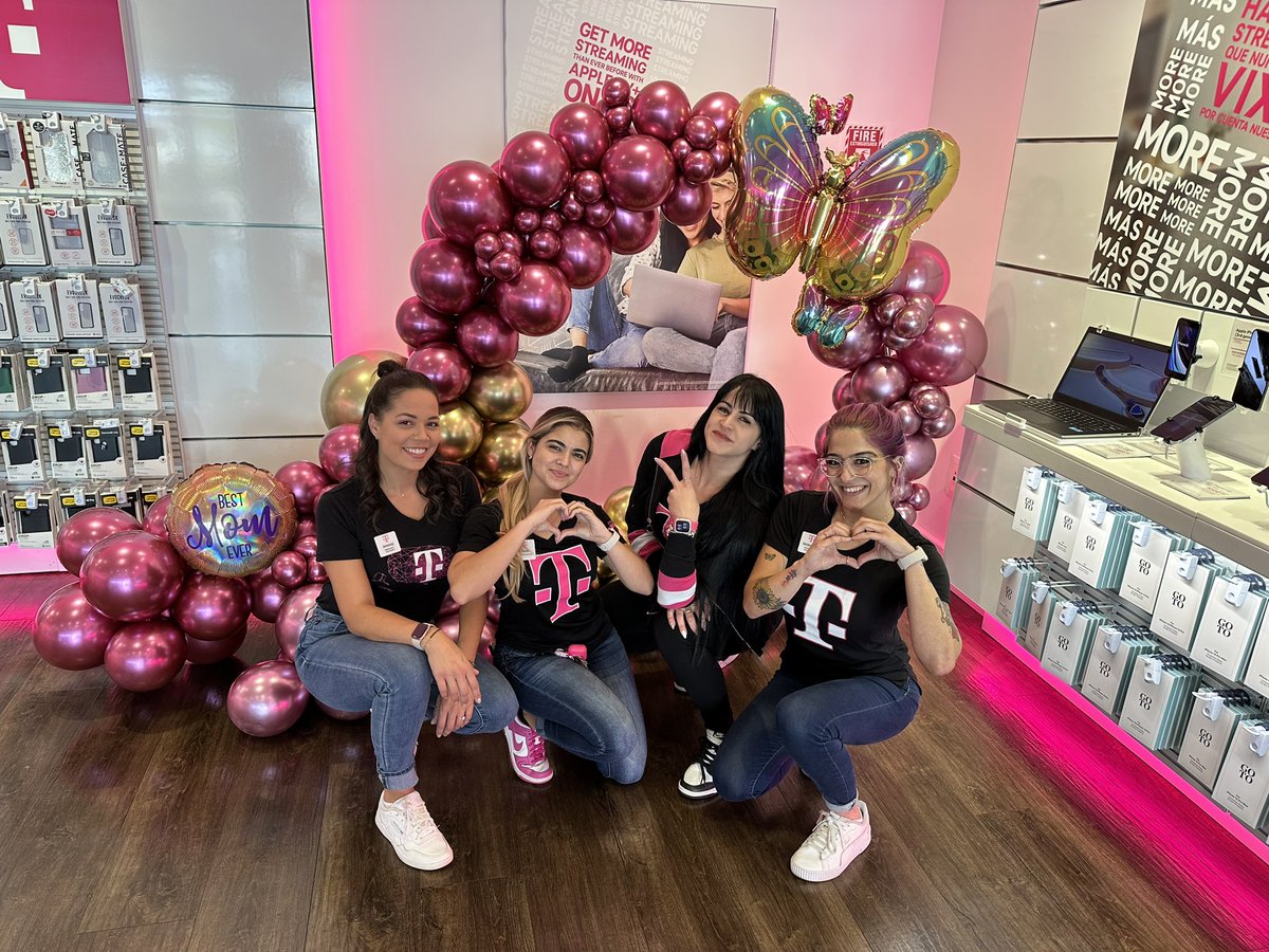 Happy Mother’s Day weekend from the Red Road team!!! #TMobile #MiamiNorth @TMobileLatino