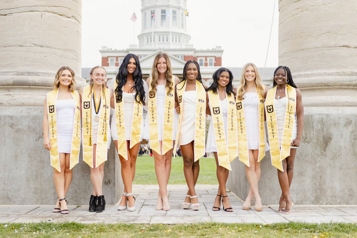 MizzouSoccer's tweet photo. Congratulations to our graduates! 

We can’t wait to see all you do 👩‍🎓

#MIZ🐯 #TakeTheStairs⚽️ https://t.co/E0BrzdqOlM