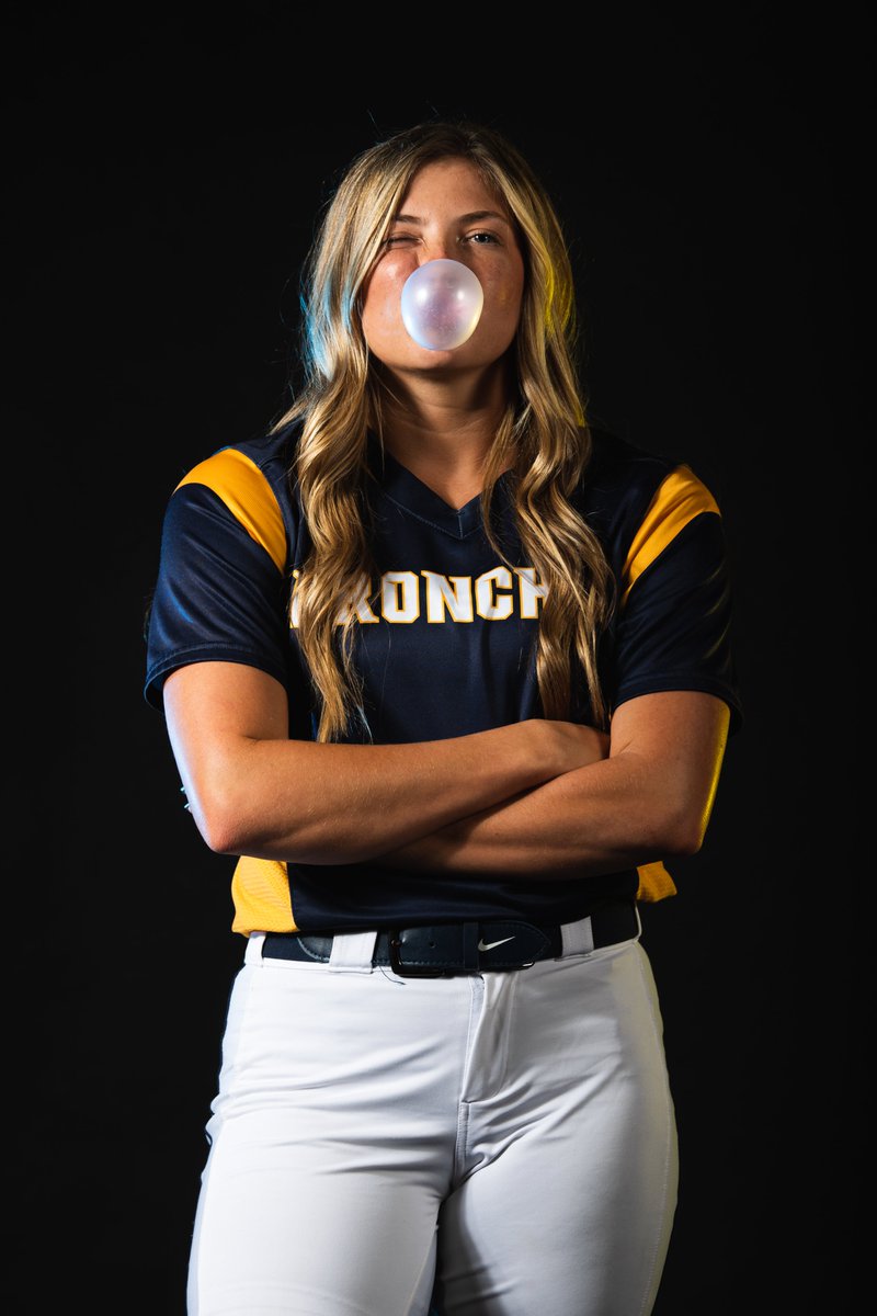 BRONCHOS WIN! Central Oklahoma beats Harding 4-1 to win the NCAA Division II Softball Championship Central Regional Final, advancing to the Super Regional for the second year in a row. 

<a href="/UCOSoftball/">UCOSoftball</a> x #RollChos