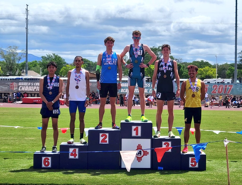 HAWKNATION 
Dallan Reed 3rd place 800M 
2023 State Championships 
🦅💪🏾🥉💯