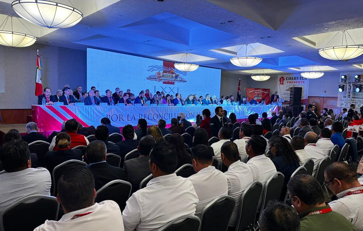 primeroelobrero's tweet photo. Felicitamos a la @CROM_MX con motivo de su 105 aniversario y atendemos la invitación a su H. Asamblea Nacional, Fortaleciendo lazos y reafirmando la representación y compromiso que esta Dirección guarda hacia todas las Organizaciones Sindicales. #DST #CROM #Tripartismo https://t.co/ps3lH9wxvv