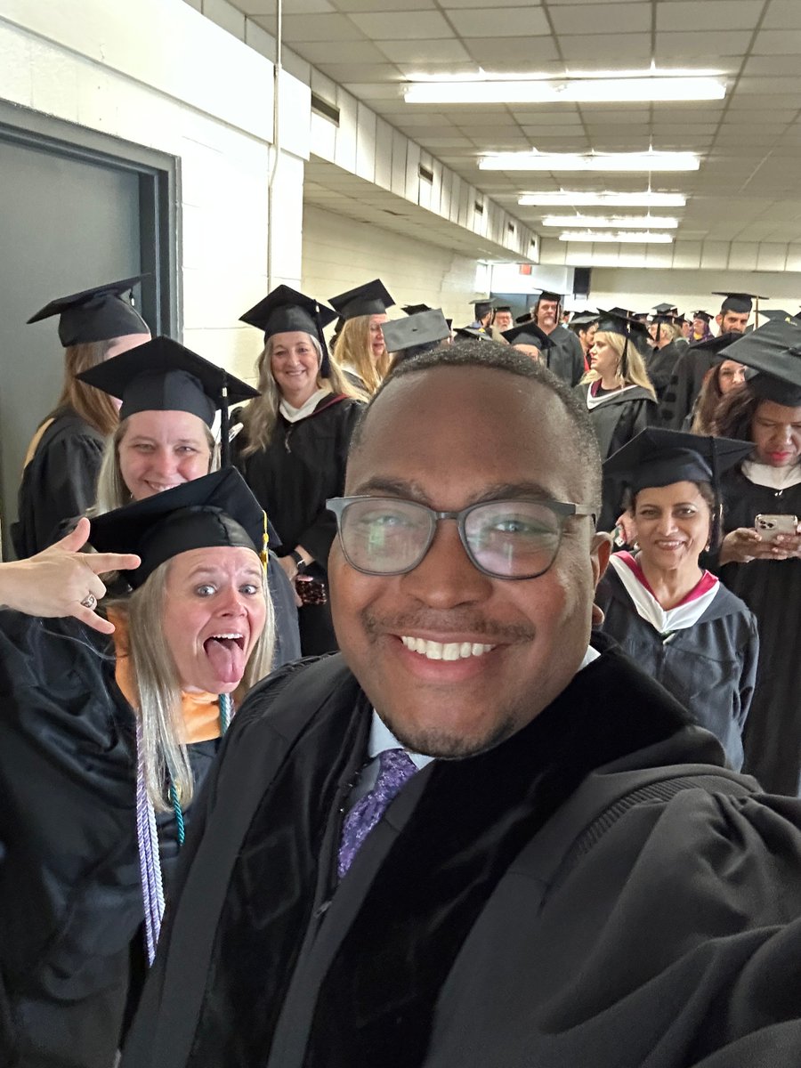 raymondomarlong's tweet photo. As a Board of Visitors member and former student of UA-PTC, It's an honor to witness over 500 students walk across the stage into their future today at the UA-Pulaski Technical College. 

#uaptctough #startheregrowfurther https://t.co/3ZsZrlEWWc