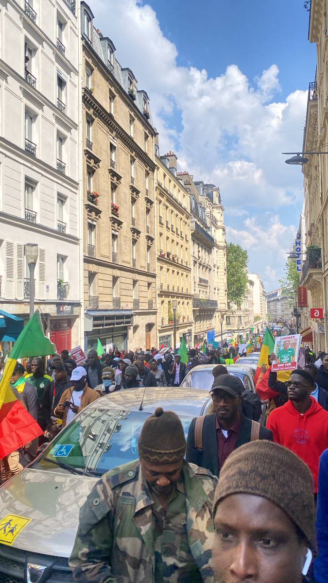 Awa_Juuf's tweet photo. Marche citoyenne à Paris contre le régime du tyr@n @Macky_Sall 

Les sénégalais de la diaspora ont fait entendre leur voix après la manifestation de la place de la Nation à Dakar 🇸🇳💪🏾🤛🏾

#FreeSenegal https://t.co/jTz24WtFqj