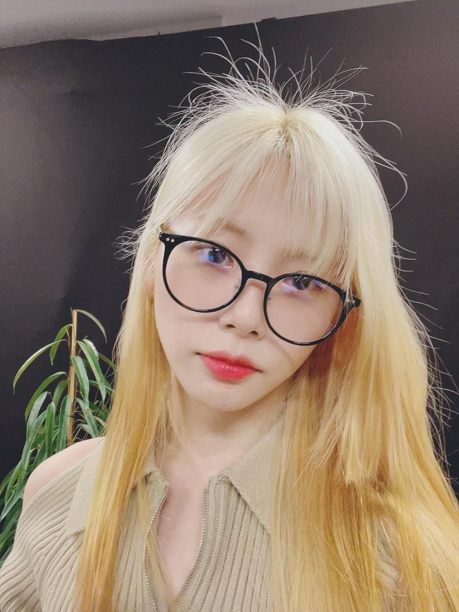 220515 WEVERSE

#지유 #JIU
#드림캐쳐 #DREAMCATCHER
<a href="/hf_dreamcatcher/">드림캐쳐 Dreamcatcher</a>