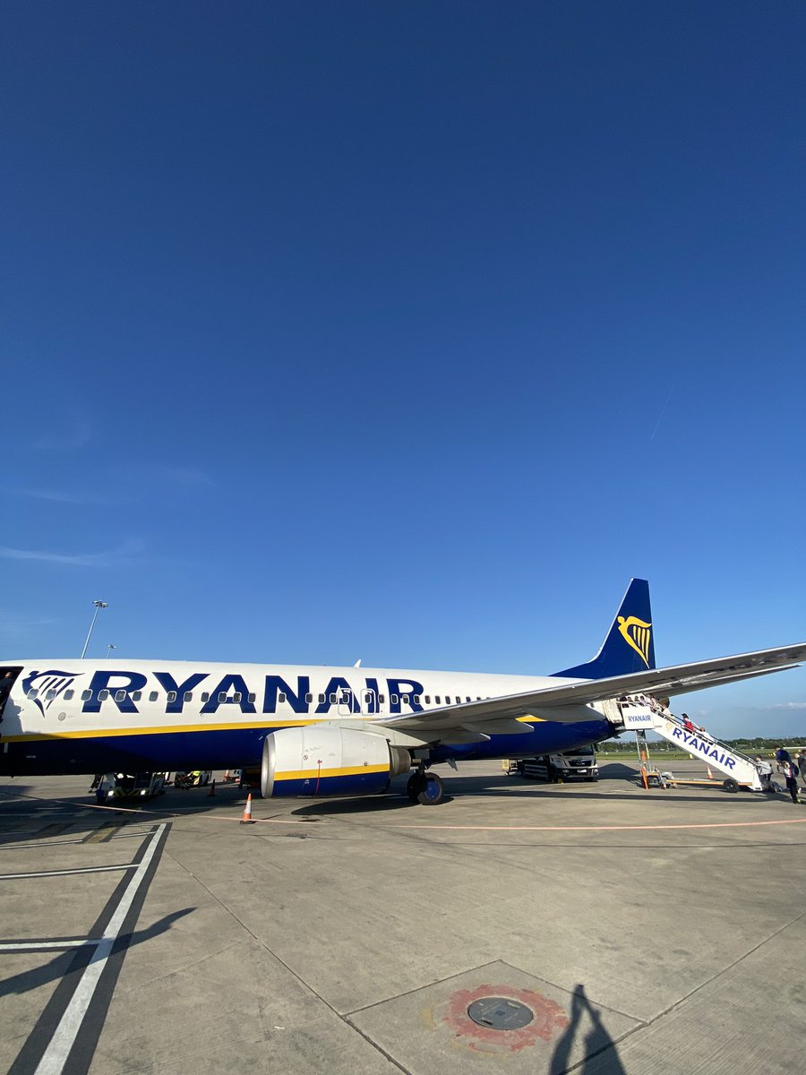 OakyDenmark's tweet image. After a smooth trip through the airport we are all set to board the plane and fly to Billund! #OakyDenmark #TuringProject