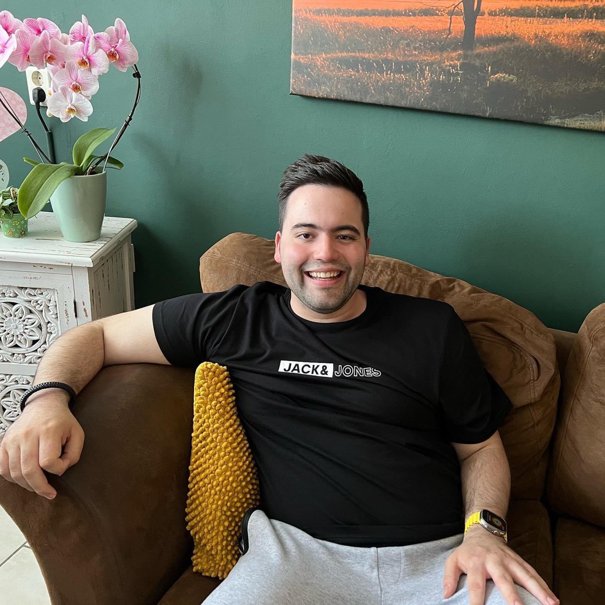 srodrigueznl's tweet image. Voorlopig weer even lekker thuis! 🏠 #weerthuis #zaterdagavond #backathome #homevibes #weekendfun❤️ #thuis #weekendmood🔛