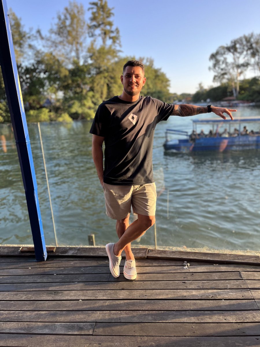 Chpaiva11's tweet photo. O sucesso nasce do querer, da determinação e persistência em se chegar a um objetivo. Mesmo não atingindo o alvo, quem busca e vence obstáculos, no mínimo fará coisas admiráveis. https://t.co/H8RIIgCFrO