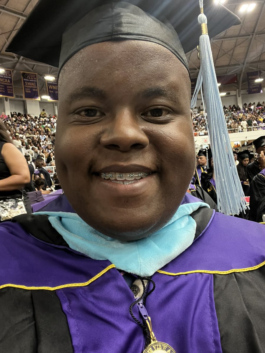 MrWarnell's tweet photo. Enrique Warnell M.Ed.
#MasteredIt #PVAMU #2xHBCUGRAD #EducationalAdministration #Partofthe9Point5Percent #GrinningLikeAKidAtTheCandyStore #PhDLoading https://t.co/DLURR8Cehw