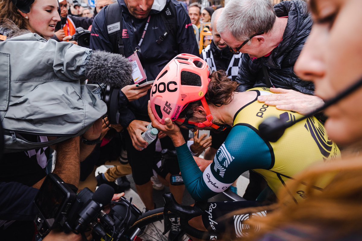 EFprocycling's tweet photo. Ben in the break was a thing of beauty 🚀

“I know in big groups like this, group dynamics can play a pretty big role, so I backed myself for a long move. I didn’t want to take any chances today, so I went solo. I knew I had good legs and managed to hold it to the finish. It’s a really good day.” -Ben Healy

Our young Irishman did not disappoint and adds grand tour stage win to his resume. Huge congrats to Ben and the team for the work to set him up.

More about Ben’s big win: https://t.co/qAL61pdTsb