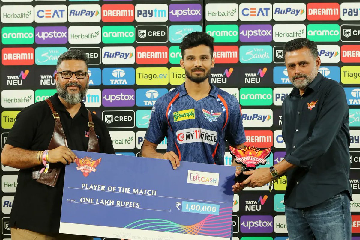 Prerak Mankad was hit on the head with nut and bolts by the Hyderabad crowd while fielding at long on

He then replied with player of the match performance 👊
#SRHvsLSG