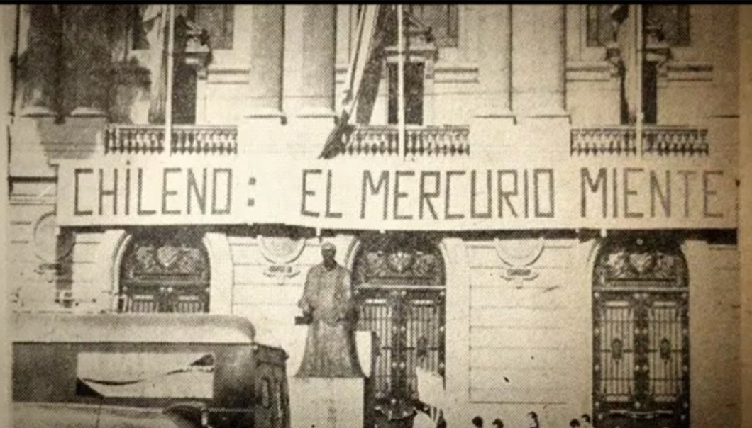 miguelfriasreca's tweet photo. @jsgumucio Tendrá Miguel Angel Solar o alguno de la generación del 67 de la Pontificia Universidad Católica de Chile, este lienzo para colgarlo de nuevo. https://t.co/CyPlHtwP0k