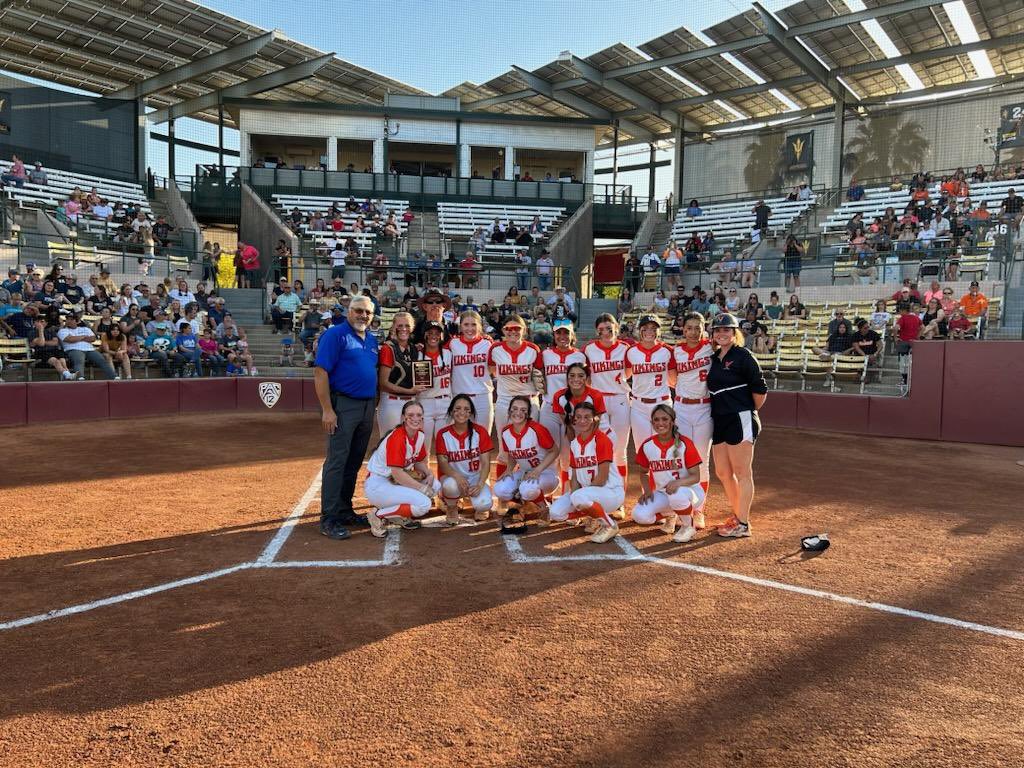 williamsusd2's tweet photo. Not only are they 1A Champs, but our Lady Vikes were awarded the 1A Conference Sportsmanship Award as well #WinningWithClass #VictoryWithHonor https://t.co/5tZOwJzVFS