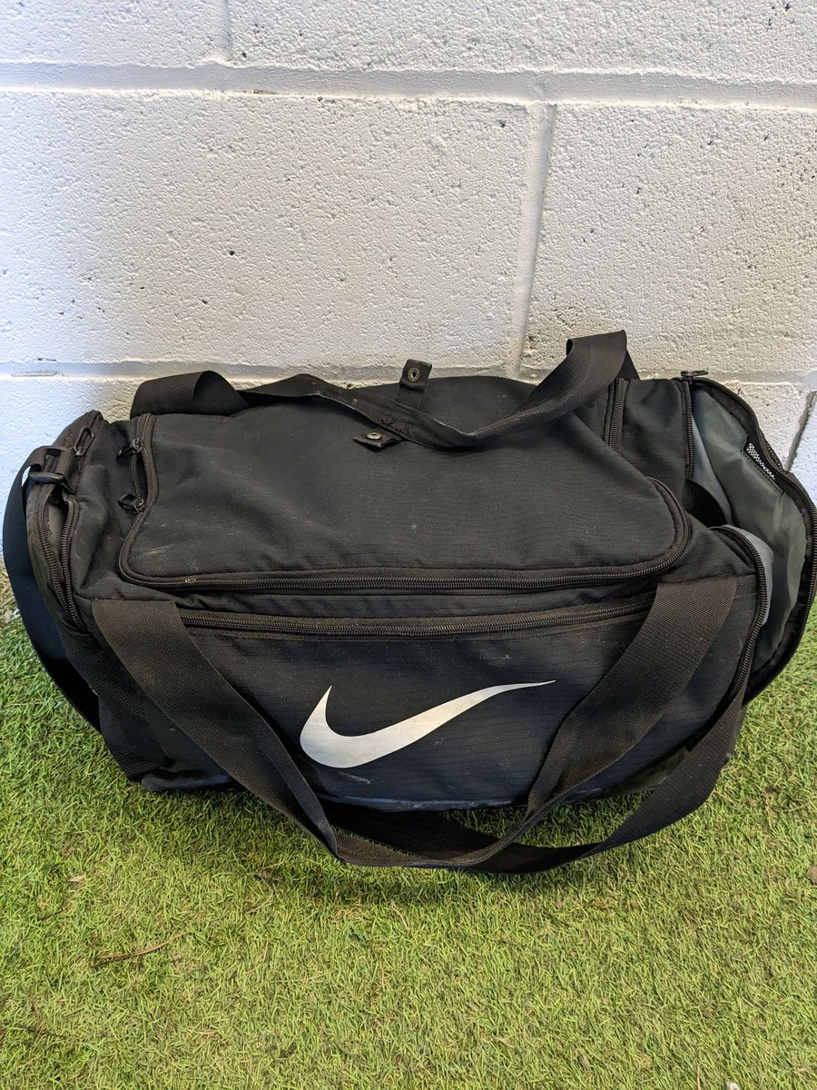 beniboyking's tweet photo. @Triangle_CC one of your players has left their kit. Tcc will be open 12-5 tomorrow if you want to collect it https://t.co/rhXwYafihE