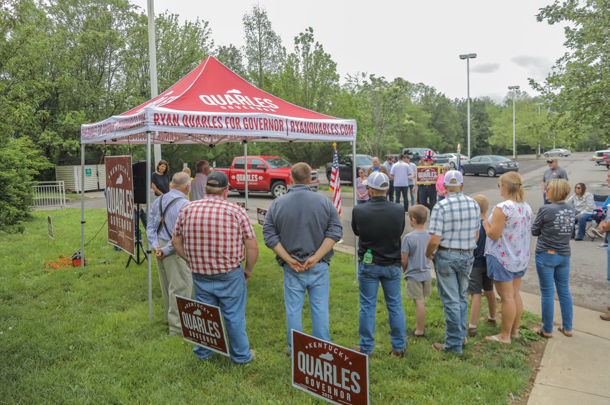 RyanQuarlesKY's tweet photo. Thank you Hardin County for a quick get out the vote stop! Momentum is building! We are the campaign that can unite both rural and urban Kentucky. 

We are focused on Kentucky issues and have run a campaign we can all be proud of! 

#BigRedTruckTour https://t.co/uthOSS1U58