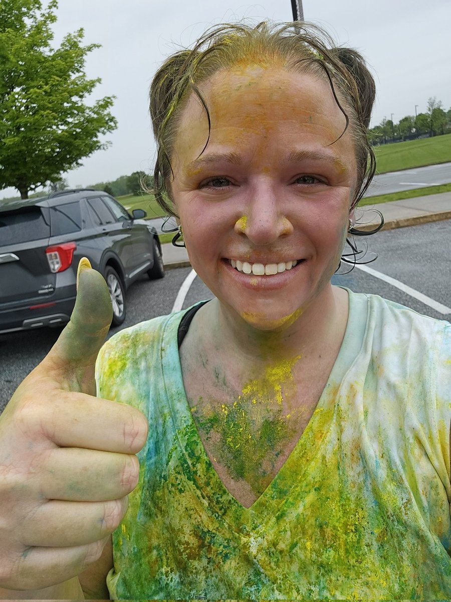 TDaven01's tweet image. Erin Walker Memorial Color Run 5k at Central High ✔️ #RunForGod #ColorRun #RunningInTheRain #GodSquad #BestFriends #JesusBeTheReason
