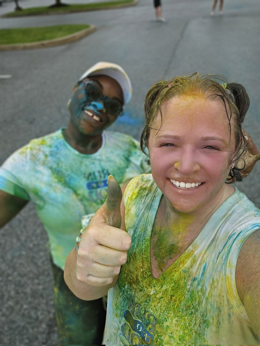 TDaven01's tweet image. Erin Walker Memorial Color Run 5k at Central High ✔️ #RunForGod #ColorRun #RunningInTheRain #GodSquad #BestFriends #JesusBeTheReason