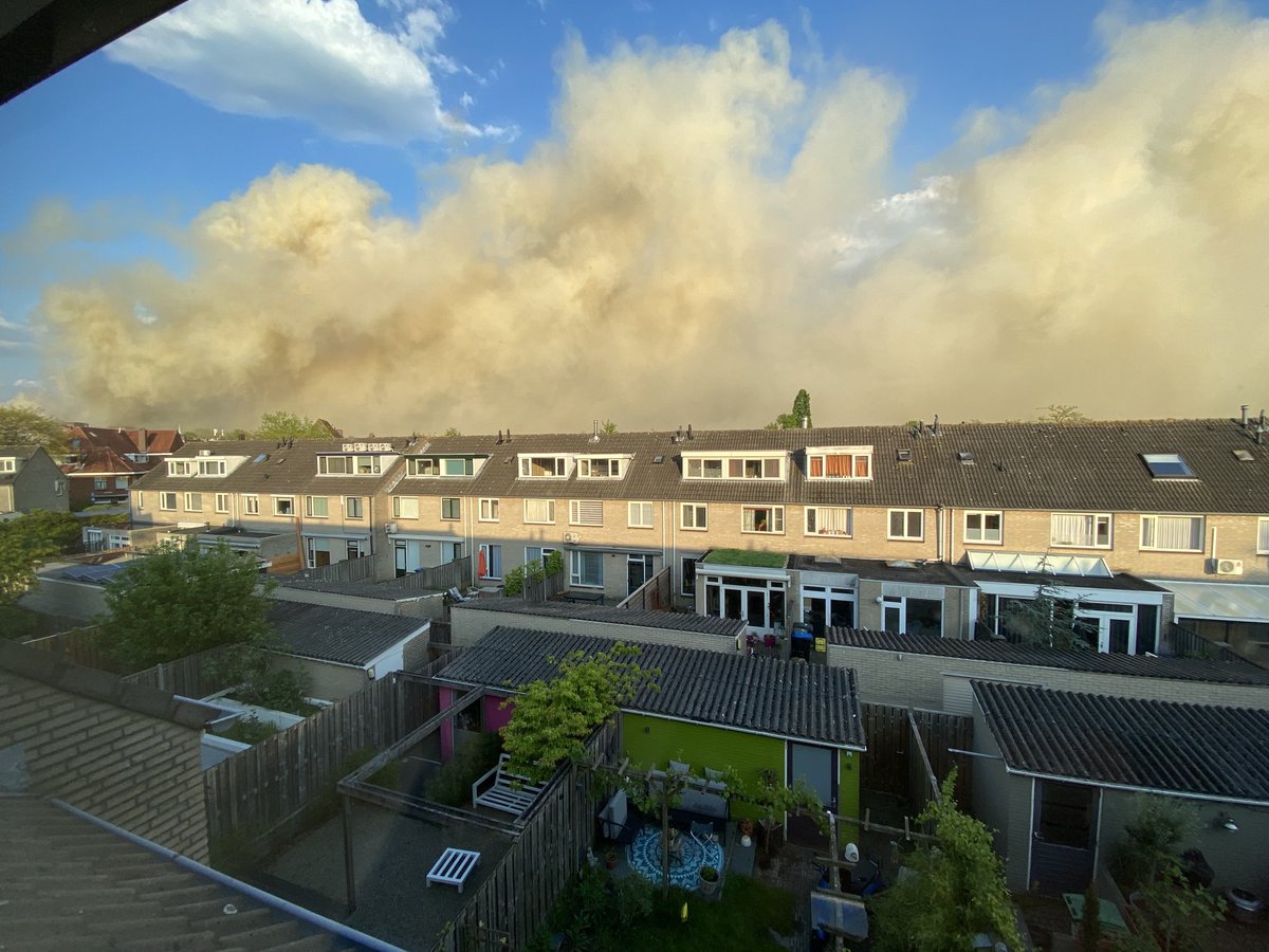 IV0V's tweet photo. #brand #eindhoven #lichtstraat #eindhoven ⁦@ED_Eindhoven⁩ ⁦@OmroepGLD⁩ ⁦@omroepbrabant⁩ ⁦@NOS⁩ https://t.co/iOAB5MvXwY
