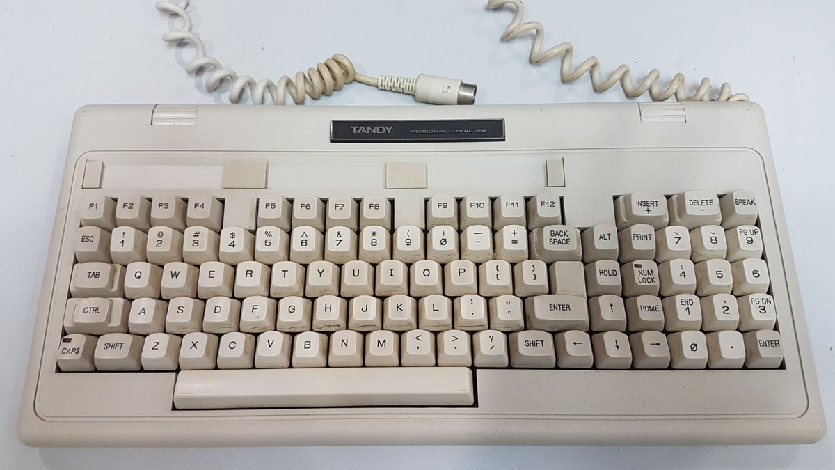 AndrewsTechBrk's tweet image. Time to give the Tandy 1000 keyboard a cleaning. Interesting I didn’t know Fujitsu was also making keyboards.
#retrocomputing #tandy #tandy1000 #msdos