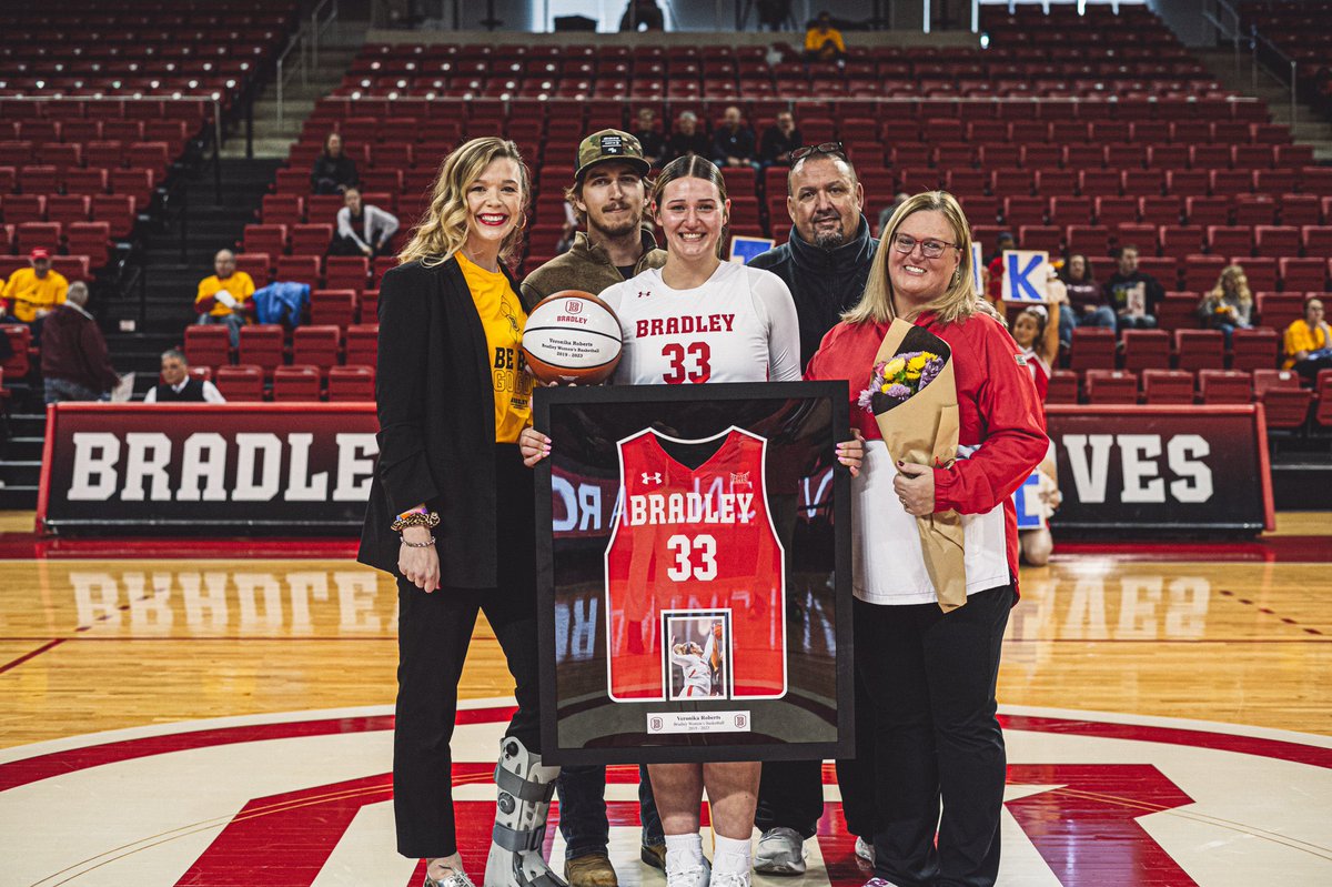 BradleyWBB's tweet photo. 𝓒𝓸𝓷𝓰𝓻𝓪𝓽𝓾𝓵𝓪𝓽𝓲𝓸𝓷𝓼 Veronika Roberts!

We wish you nothing but the best in your future endeavors! 🎓🏀

#BeBold #BeBrave https://t.co/FrPFrMKLVH