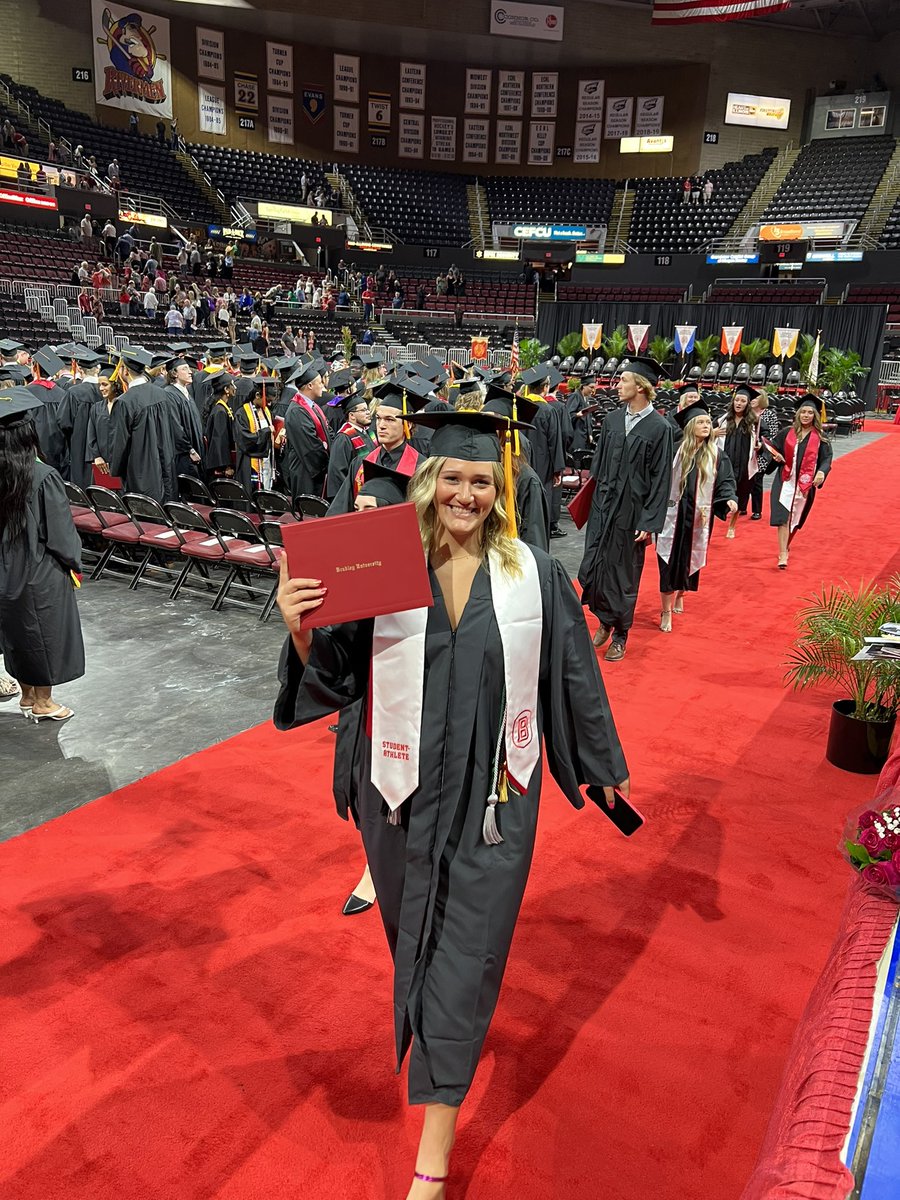 BradleyWBB's tweet photo. 𝓒𝓸𝓷𝓰𝓻𝓪𝓽𝓾𝓵𝓪𝓽𝓲𝓸𝓷𝓼 Veronika Roberts!

We wish you nothing but the best in your future endeavors! 🎓🏀

#BeBold #BeBrave https://t.co/FrPFrMKLVH