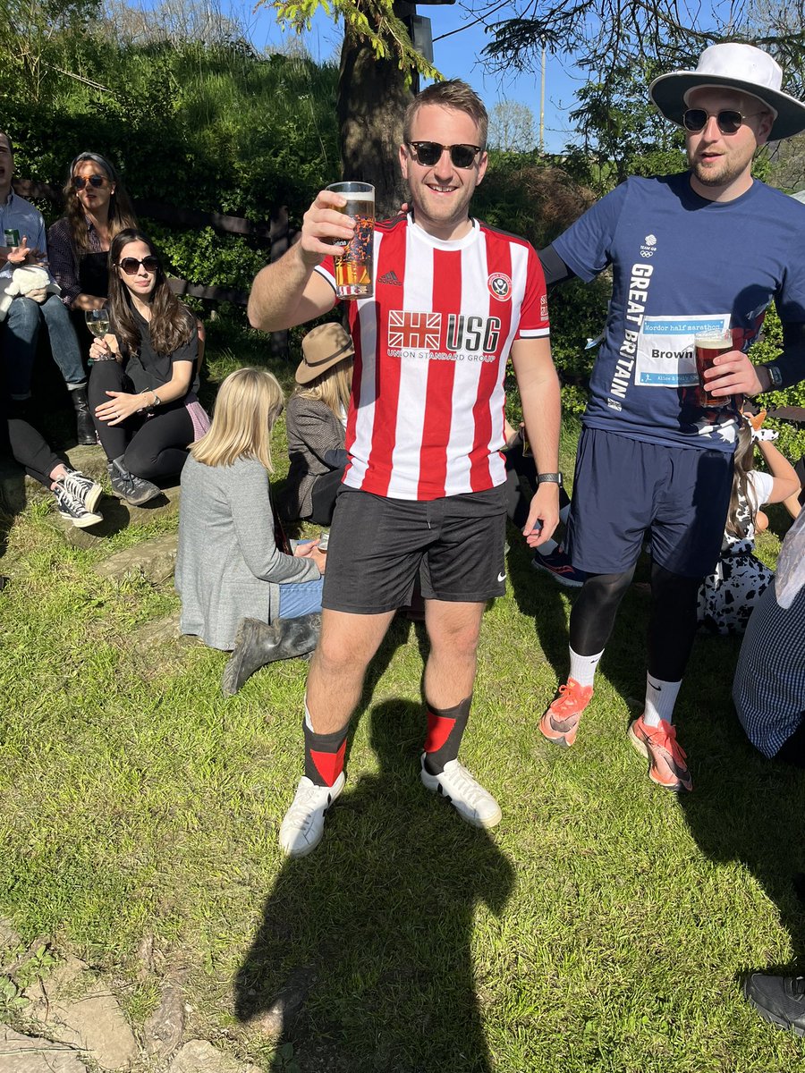 twardman7's tweet photo. @billysharp10 our mate has turned up as you, the super blade, for a day out dressed as Yorkshire’s finest. Can you give us a like for this man who idolises super billy? Failing that, a shirt or a DM for a quick FaceTime. It would make his day #UTB https://t.co/nSgDgHZ46s