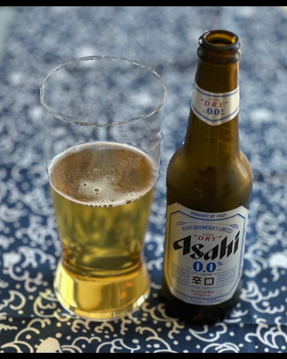 Asahi 0.0%. Fantastic alcohol-free version of Asahi Super Dry beer. Phenomenal.
Mysteriously, it’s made in Italy, in Roma, but not sold in Europe.
Asked Asahi and Peroni, no reply at all.
#ASAHI #asahisuperdry #asahibeer #peroni #birraperoni #asahiinternational