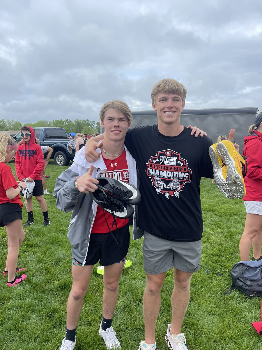 <a href="/BlakeBrumbaug13/">Blake Brumbaugh</a> and Payton Mayfield go 1-2 in the 100 and 200,  Blake wins the 100 and Payton wins the 200!!!