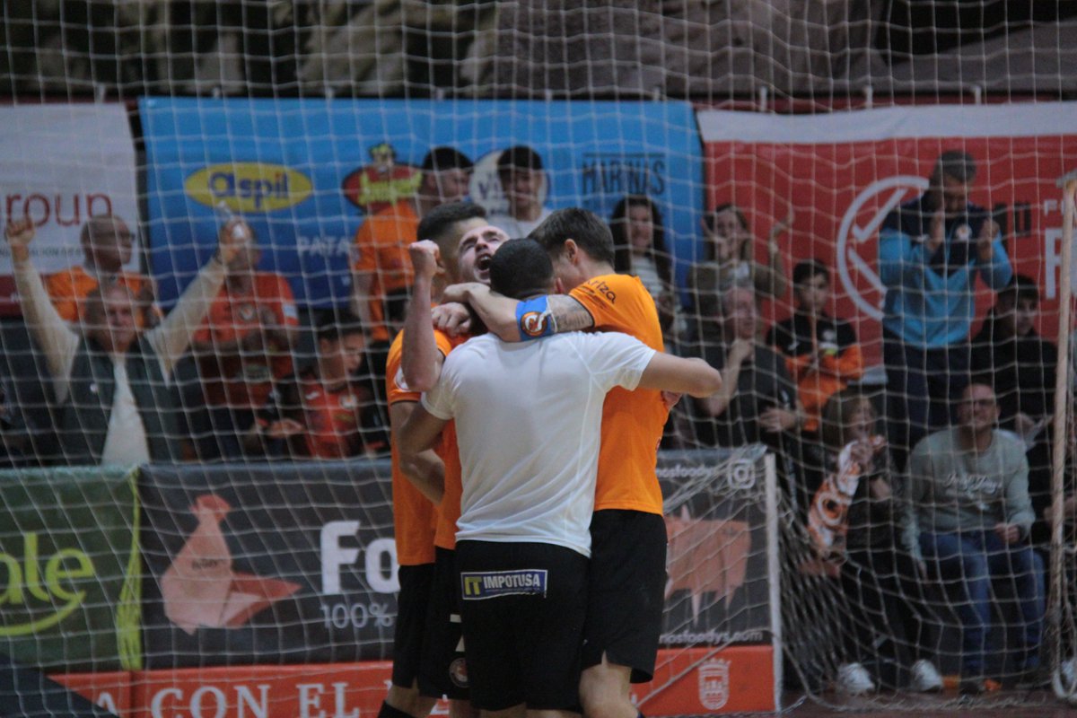 RiberaNavarraFS's tweet photo. FINAL || 5-1

¡Tres puntazos de Primera División!
#VamosMiRibera🧡🖤 https://t.co/46okGPlxLF