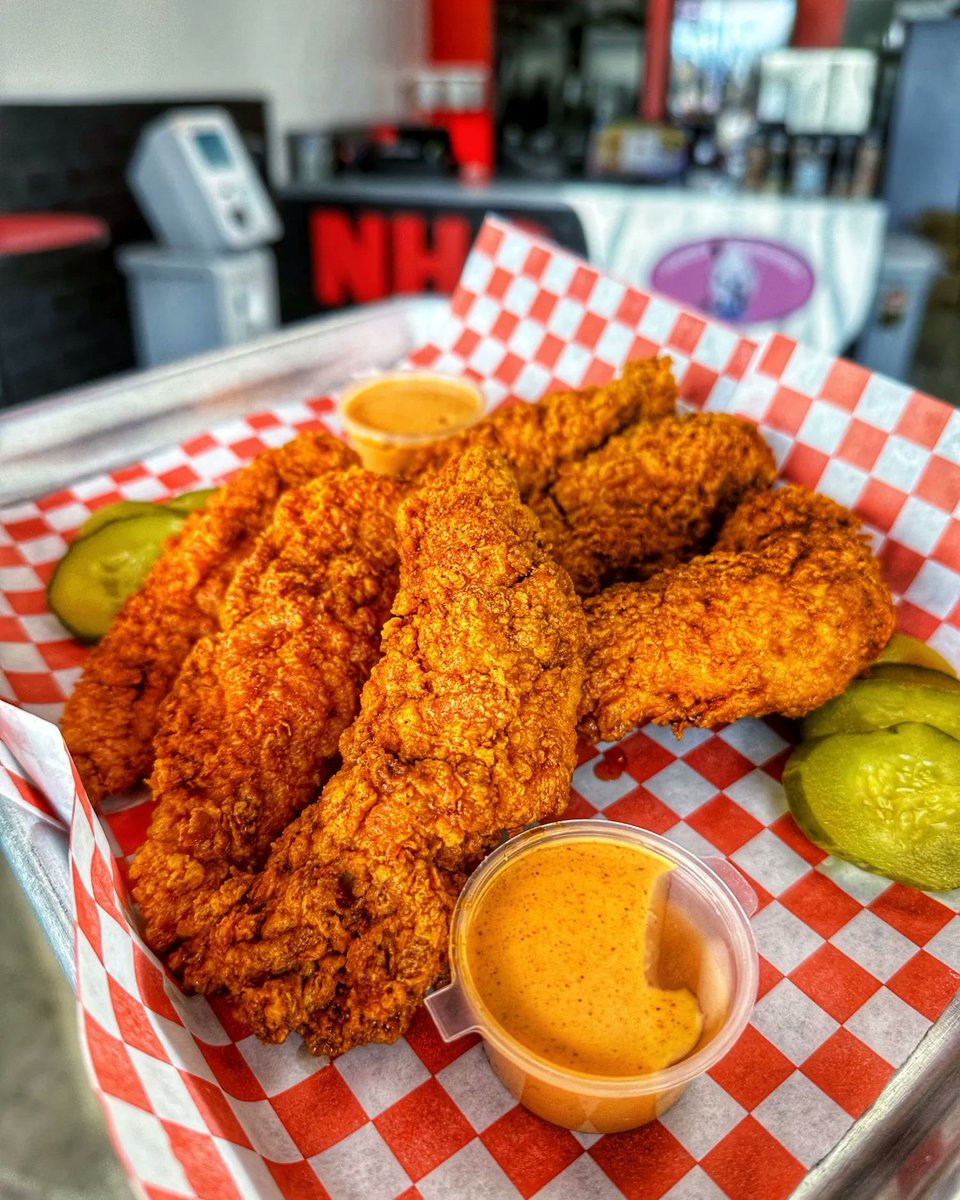No one does Nashville Hot Chicken like WE DO 🤤🔥 Come get a taste at our Pacoima location 🙌
.
.
.
📍 Pacoima
10750 Glenoaks Blvd #3, Pacoima, CA 91331
📞 (818) 890-4444
⏰ Hours 
Sunday-Thursday: 11AM-11:30PM
Friday-Saturday: 11AM-12AM