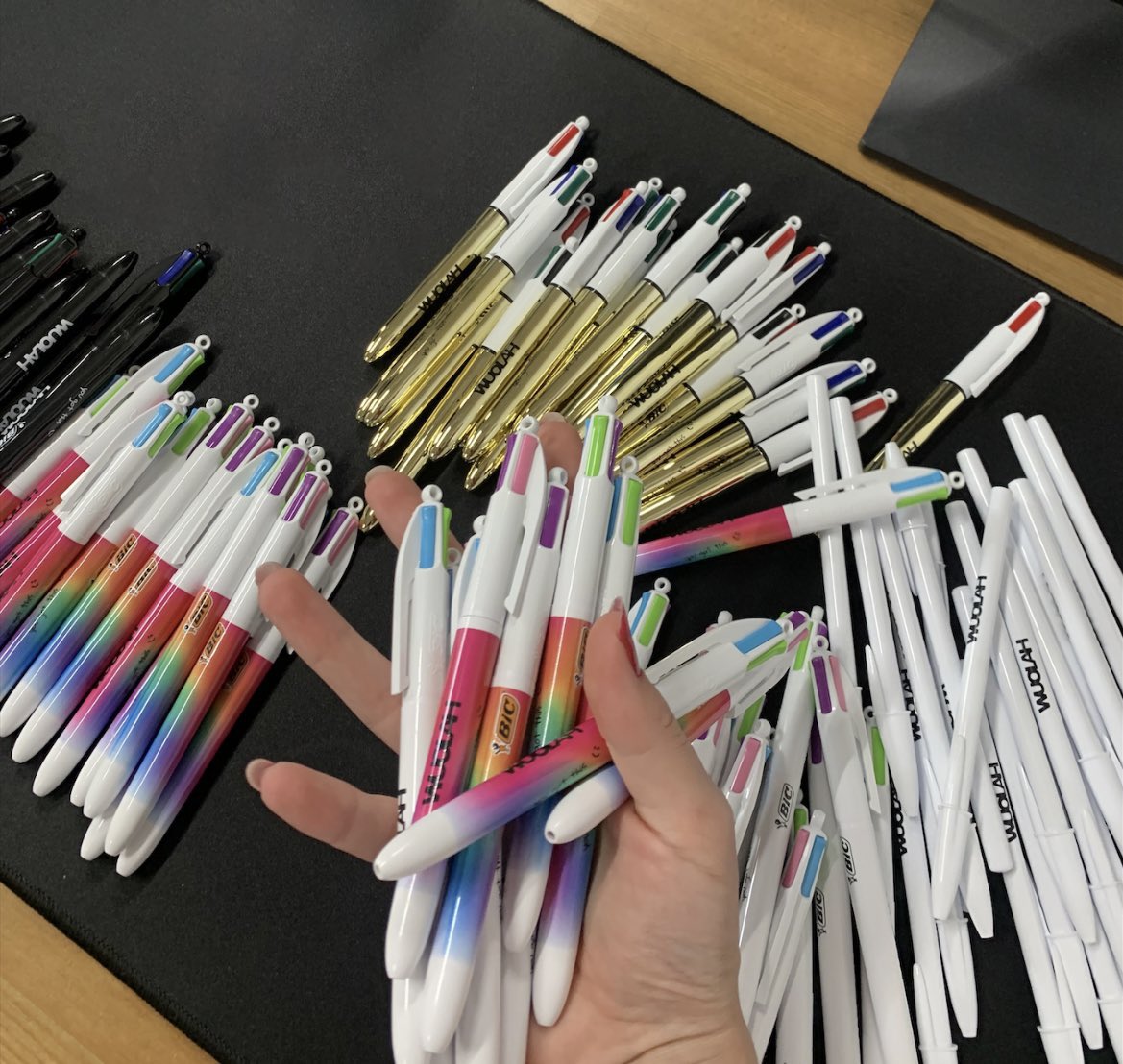 si hoy España queda entre los 8 primeros en #Eurovision le regalo un pack de wuolis a 3 personas de entre todos los que hagan rt a este tweet