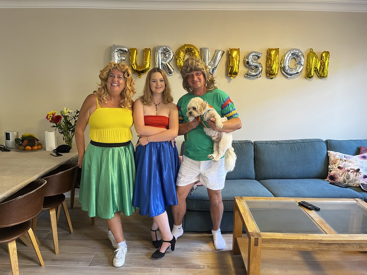 Happy #Eurovision2023 from Tenerife! Channelling our inner #BucksFizz <a href="/TheFizzCMJ/">TheFizzOfficial</a> - have fun!