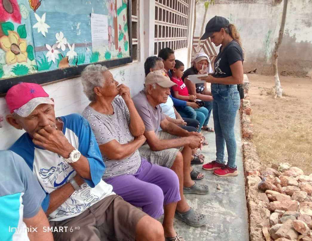 #EnFotos || En el marco del Plan Amor en Acción, se realizó abordaje en la comunidad de Caimancito, parroquia Chacopata, municipio Cruz Salmerón Acosta.

#RespetoALaSoberanía
<a href="/NicolasMaduro/">Nicolás Maduro</a> 
@MPPEDUCACION 
<a href="/_LaAvanzadora/">Yelitze Santaella</a> 
<a href="/Sociabolivarian/">Lilian Oropeza</a> 
@GPintoVzla 
<a href="/KarenlyPSUV/">Karenly Sánchez</a>