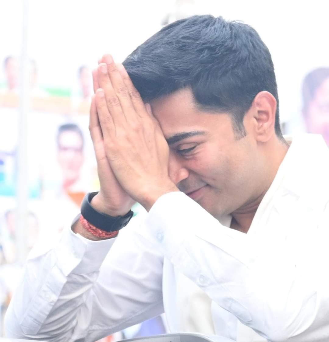 TrinankurWBTMCP's tweet photo. The enthusiasm and support I see in the people to build a 'Manusher Panchayat' is just unimaginable. Their  blessings are with us.  #TrinamooleNaboJowar will bring the tide of development in Bengal.

- Shri @abhishekaitc on the 18th day of the #JonoSanjogYatra https://t.co/esAmb4amS7