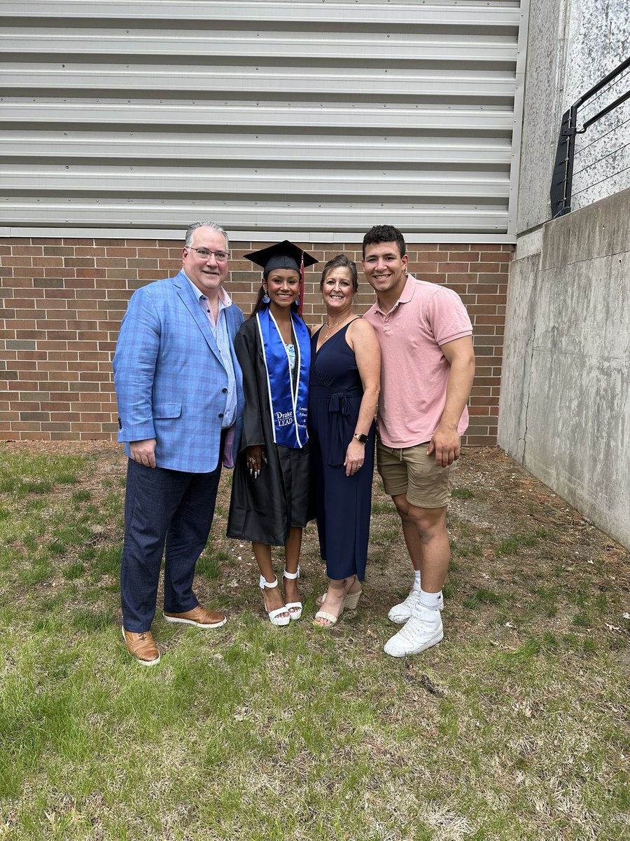 HeDelivers's tweet photo. Congratulations on our college graduate! https://t.co/XfmQY2n6Nh