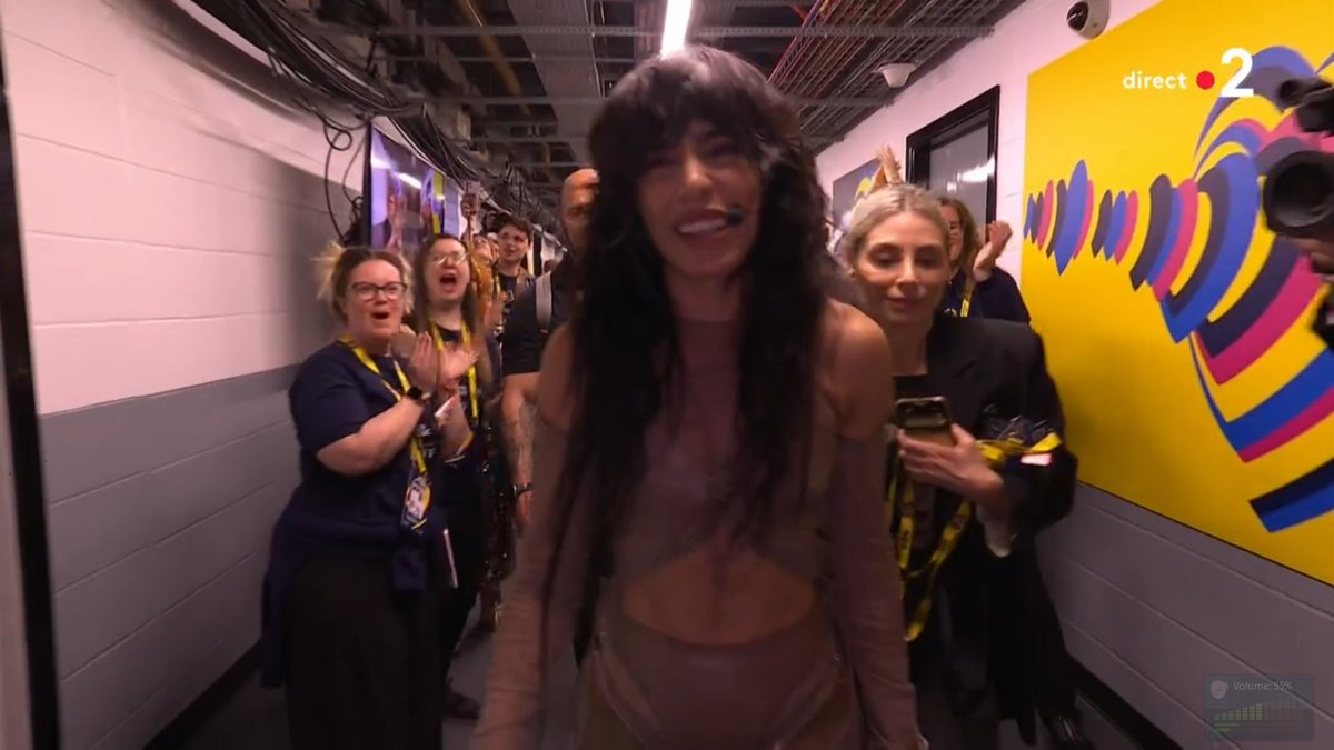 PascalTcho's tweet photo. #Eurovision  SUÈDE :
après les Abats, on reprendra bien de la quiche Loren ! https://t.co/xj9jQuYY28