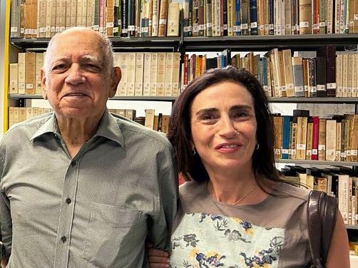 Un éxito, la lectura dramatizada de la obra teatral de Elisa Lerner, dirigida por <a href="/NecoSadel/">Alfredo Sánchez</a> y proyectada hoy en la Fundación Herrera Luque <a href="/fherreraluque/">Fundac.Herrera Luque</a>, Caracas. En la foto Rodolfo Izaguirre y <a href="/Danielasgamusr/">Daniela</a>, una de las intérpretes.